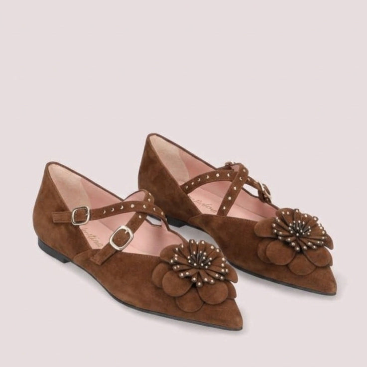 Pretty Ballerinas – Bailarinas Ella de Punta Fina en Marrón con Flor XL