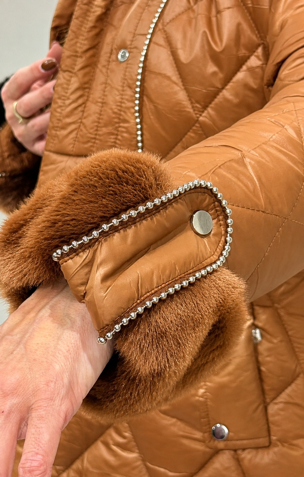 Parka Fantasy Negra Via Donna