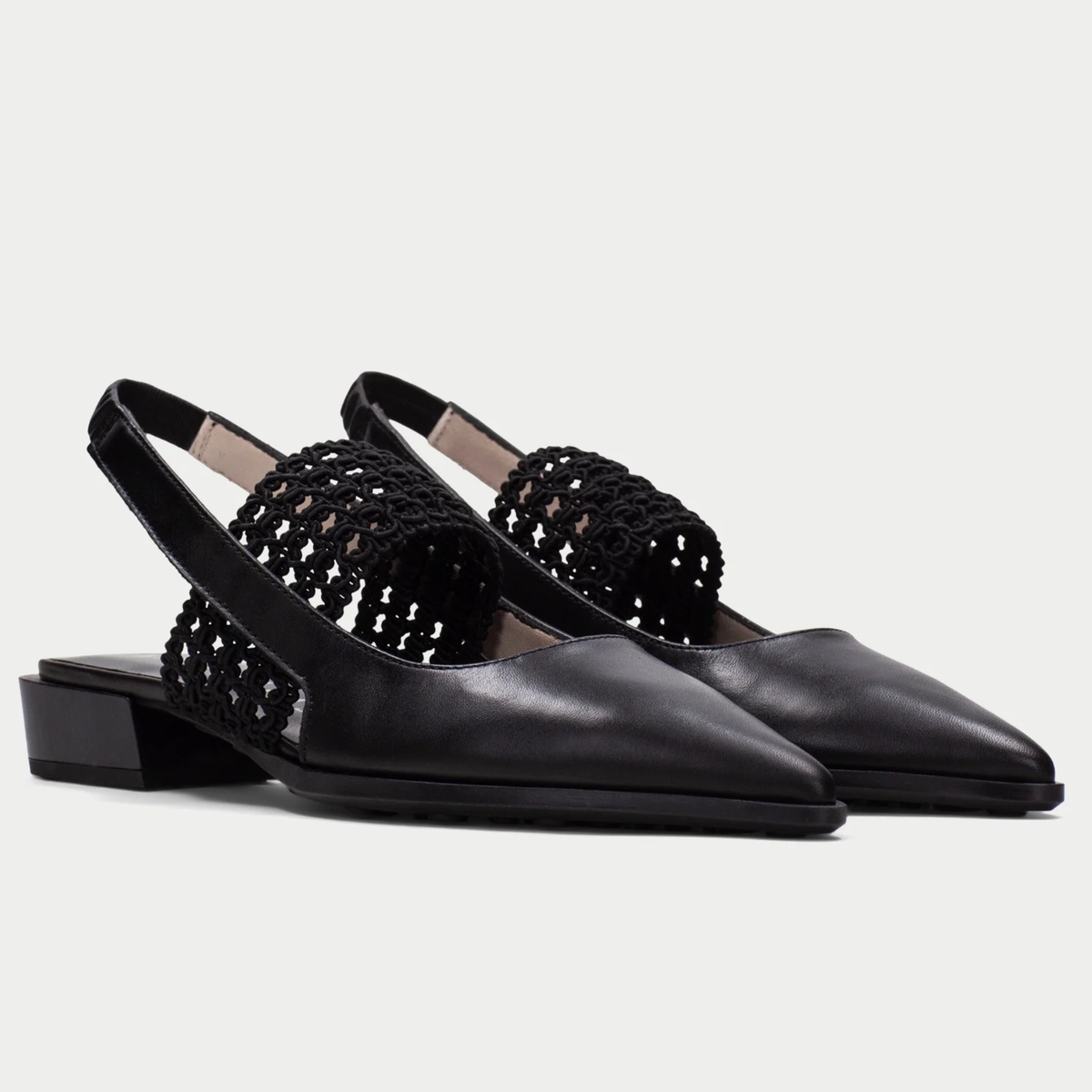 Zapato Destalonado Lila Black de Piel y Crochet - Hispanitas | Michelle Piffaut